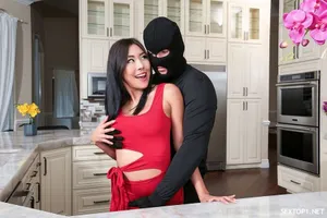 Kỹ thuật bán đồ lót của cô nhân viên xinh đẹp - Shoko Takahashi