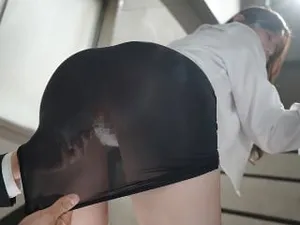 Cô gái nhà kế bên xinh đẹp mới chuyển đến lại là một thánh dâm